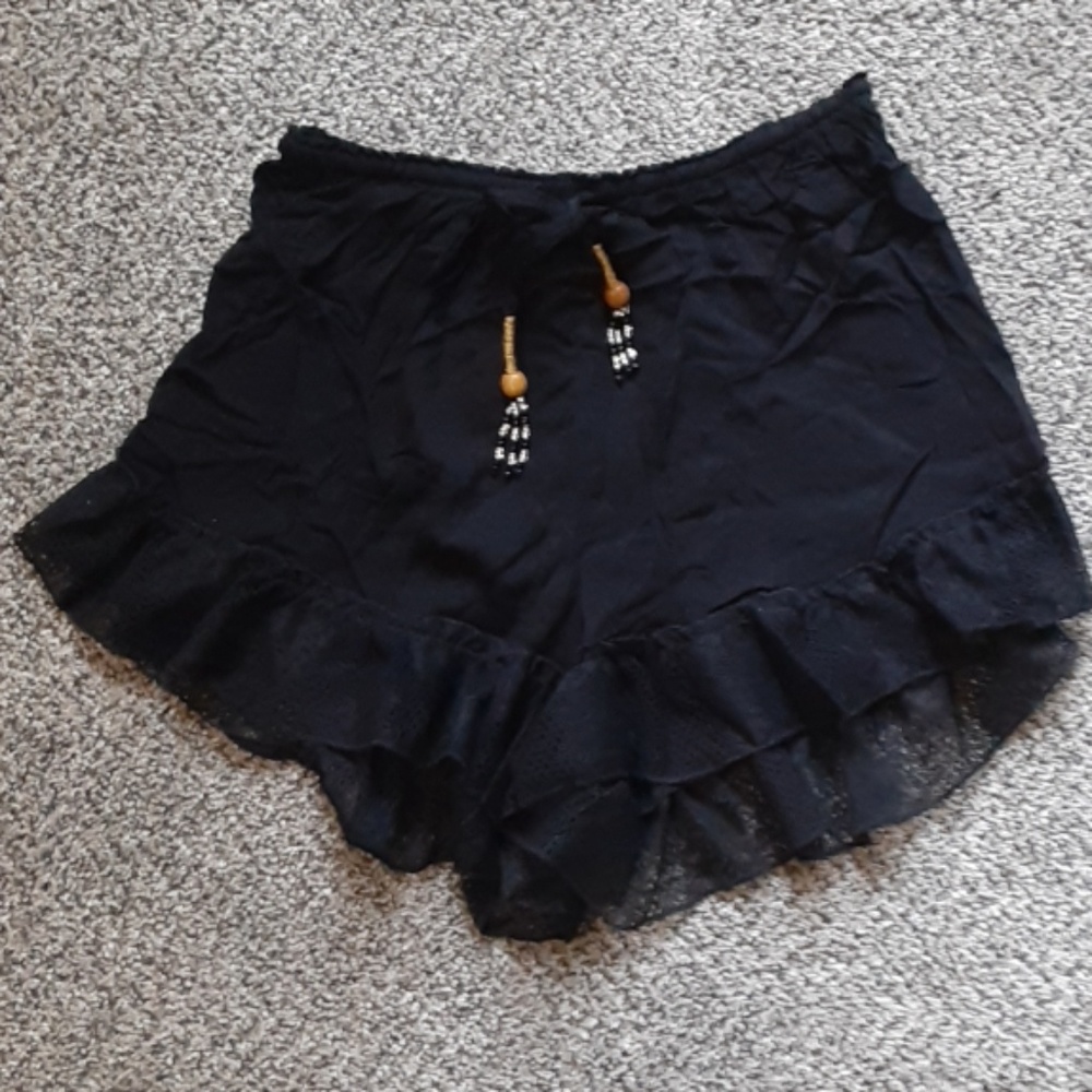 Pol lace small shorts